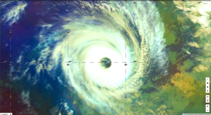 Cyclone tropical KENANGA(06S). Satellite: Himawari-8 à 17h30