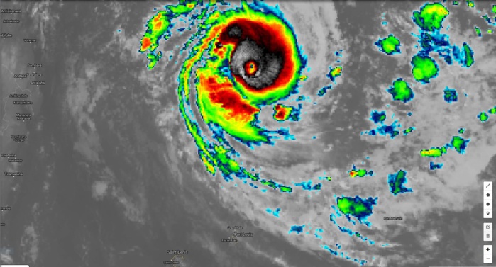 Cliquez sur l'image. Image satellite en infra-rouge colorisée de 07h ce matin. Plus on approche de l'oeil plus la convection est intense.