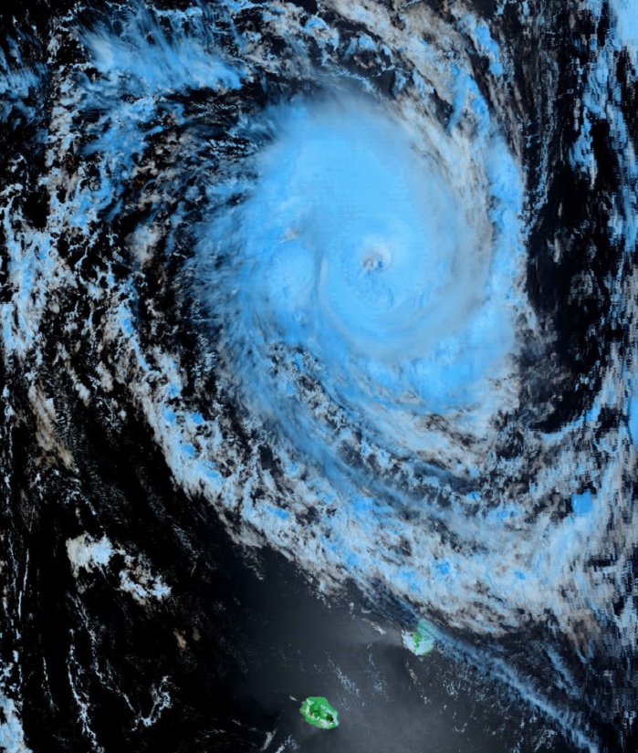 Cliquez sur l'image.CILIDA au nord des Iles Soeurs. Satellite: terra à 10h35.