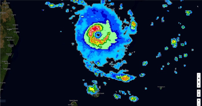 16h30. Des bandes périphériques localement modérément actives touchent Maurice. 16h30. Des bandes périphériques localement modérément actives touchent Maurice.