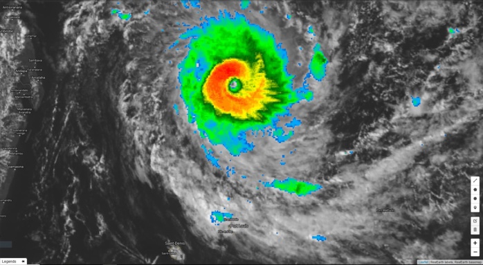 15h. Composition visible et infra-rouge. 15h. Composition visible et infra-rouge.