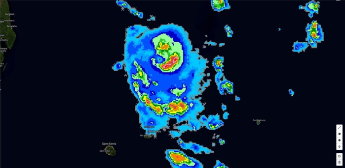 07h45: des bandes s'approchent à nouveau de Maurice. 07h45: des bandes s'approchent à nouveau de Maurice.