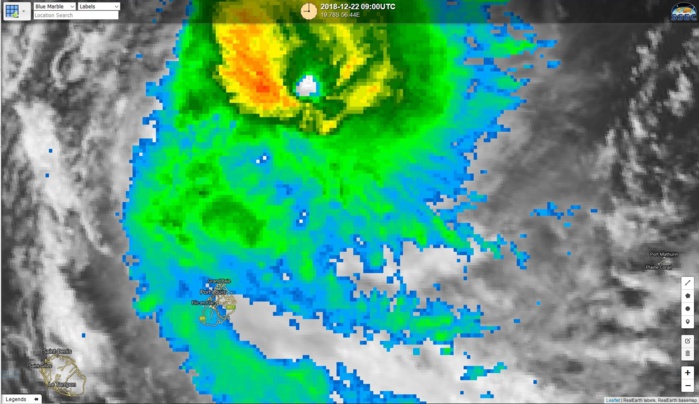 Des bandes plus actives(vert foncé) s'approchent de Maurice. Photo satellite de 13h. Des bandes plus actives(vert foncé) s'approchent de Maurice. Photo satellite de 13h.
