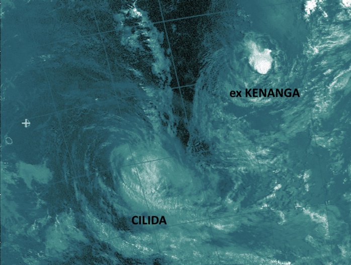 Noaa18 de 07h32 réceptionnée par Jacques Gentil/4Bornes. Je l'ai travaillée un peu. On voit bien les deux systèmes qui nous ont tenu éveillés ces dernièrs jours. La convection de CILIDA est bien rejetée sur sa face polaire. ex KENANGA est encore présent à l'état végétatif. Observez la zone sèche entre les deux circulations.