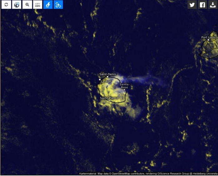 15h45. Evolution diurne assez marquée et les averses parfois fortes soulagent un peu de la chaleur. 15h45. Evolution diurne assez marquée et les averses parfois fortes soulagent un peu de la chaleur.