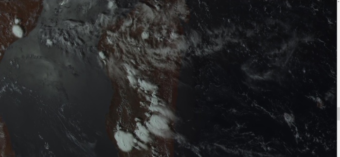 Les orages en formation en milieu d'après midi. Satellie géostationnaire russe.