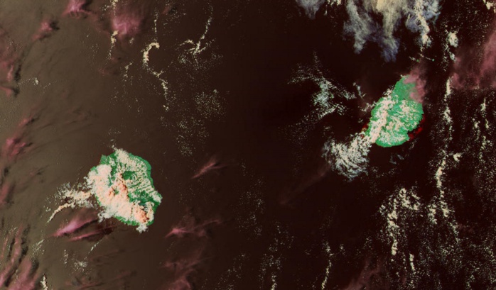 NPP à 13h54 montre de beaux développements convectifs localement sur la Réunion mais seule la région de la Plaine des Cafres sera douchée. Notez le contraste entre la moitié sud ouest et le nord et l'est. NPP à 13h54 montre de beaux développements convectifs localement sur la Réunion mais seule la région de la Plaine des Cafres sera douchée. Notez le contraste entre la moitié sud ouest et le nord et l'est.