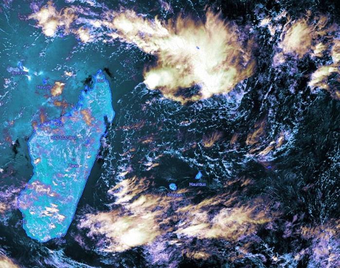 La zone à 13h. Météosat 8,Kobus que j'ai travaillée un peu.
