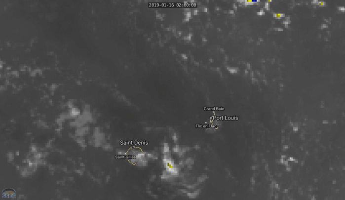 CLIQUEZ pour activer l'animaton.11h: les nuages modérément actifs se trouvent au nord de Maurice et se rapprochent.