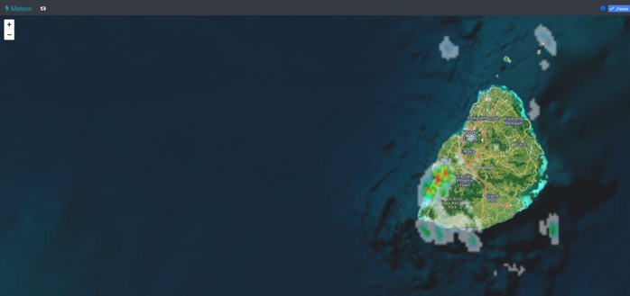 Averses orageuses notamment vers Chamarel.Radar 13h40. Crédit https://www.meteoi.re