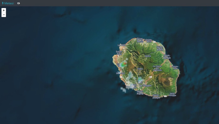 Radar 13h40.Des averses se déclenchent vers 3 Bassins, Colimaçons notamment. Crédit https://www.meteoi.re Radar 13h40.Des averses se déclenchent vers 3 Bassins, Colimaçons notamment. Crédit https://www.meteoi.re