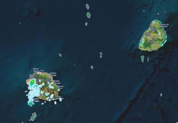 18h15. Radar: crédit https://www.meteoi.re/ 18h15. Radar: crédit https://www.meteoi.re/