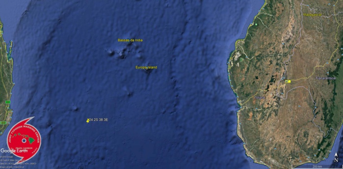 Position estimée du centre à 22h: 280km au sud ouest d'Europa.