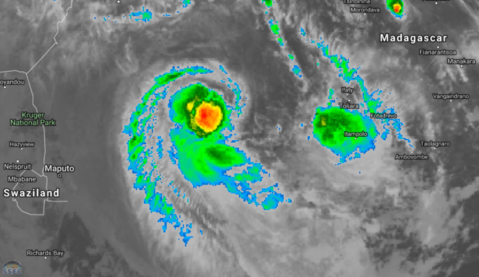 08h: la partie centrale du système apparait mieux organisée. 08h: la partie centrale du système apparait mieux organisée.