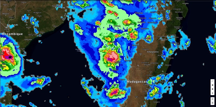 23h30: maximum de précipitation observé au nord ouest de Morondava. 23h30: maximum de précipitation observé au nord ouest de Morondava.