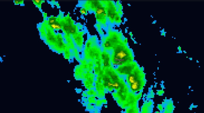 Satellite à 22h: des nuages très actifs viennent de passer au plus près dans le nord de Rodrigues.