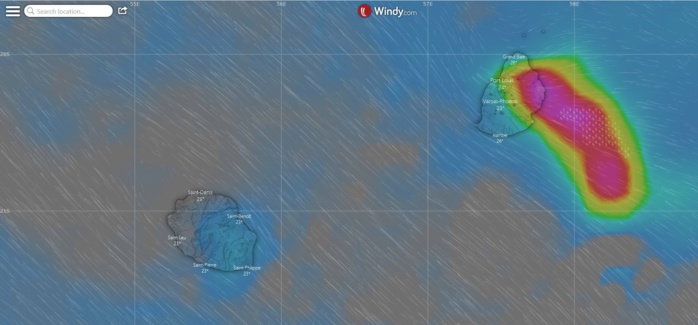 Le modèle européen simule un risque orageux sur l'est et le nord de Maurice la nuit prochaine. Je vais suivre tout ça de près.