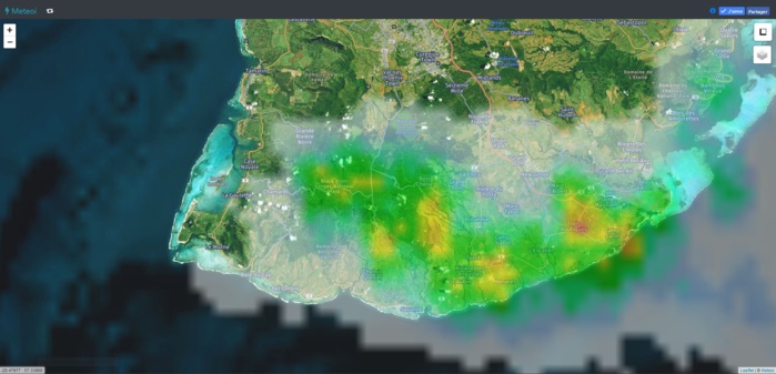 00h30: Radar Météo France Réunion. Zoom sur le sud et le sud est de Maurice. Crédit image: https://www.meteoi.re