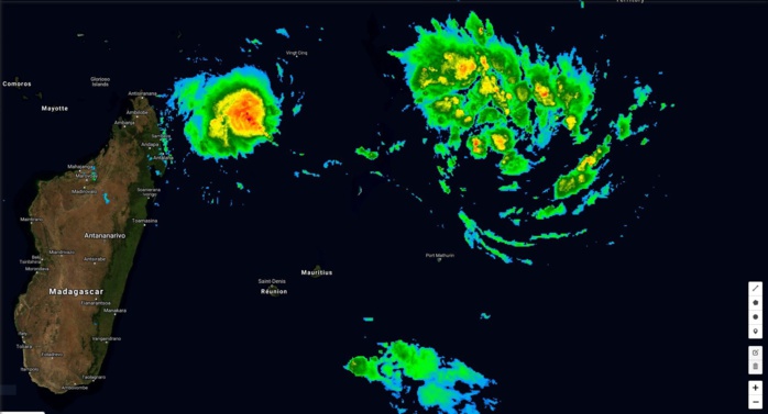 Photo satellite de 05h ce matin. Photo satellite de 05h ce matin.