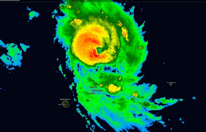 Photo satellite de 06h. Photo satellite de 06h.