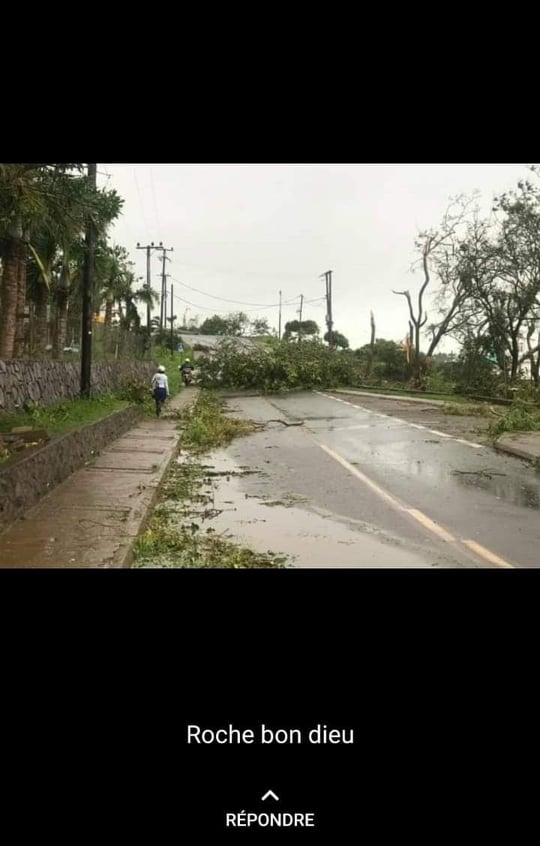 Passage du GELENA à proximité de Rodrigues:  quelques photos envoyées par notre correspondant .