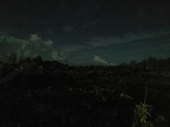 Piton de la fournaise: éruption terminée hier soir à 22h, j'ai vu du monde et la lave au loin, superbe ciel