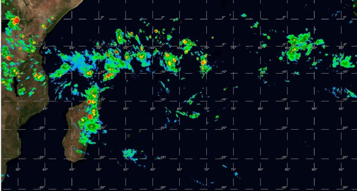 Satellite à 19h. La zone de convergence est de retour. Instabilité marquée sur le nord et l'est de Mada. Satellite à 19h. La zone de convergence est de retour. Instabilité marquée sur le nord et l'est de Mada.