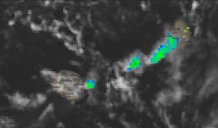 Réunion et Maurice vues à 15h. Réunion et Maurice vues à 15h.