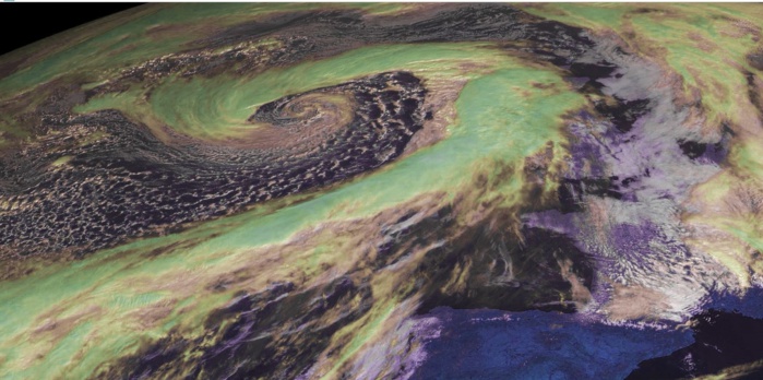 Belle tempête sur l'Atlantique à 10TU aujourd'hui mais une autre devrait se développer et intéresser directement les îles britanniques demain Dimanche soir. Photo satellite A.Banks enhanced par P.Hoareau.
