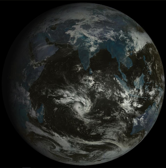 Disque du satellite géostationnaire russe à 09h. Disque du satellite géostationnaire russe à 09h.