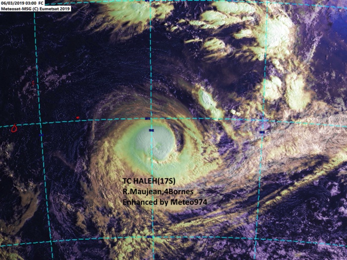 Le cyclone HALEH(17S) ce matin 07heures. L'oeil est recouvert à présent mais encore bien visible sur les images micro-ondes.