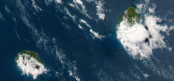 Aqua, 250m de résolution à 13h40/Mascareignes. Aqua, 250m de résolution à 13h40/Mascareignes.