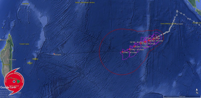 09UTC: Cyclone SAVANNAH(19S) is now an intense cyclone, category 3 US right in the middle of the South Indian Ocean
