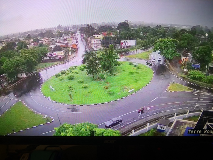 15h45: Maurice: les averses orageuses gagnent vers le nord. 15h45: Maurice: les averses orageuses gagnent vers le nord.