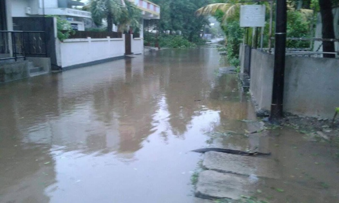 15h: Cyclone intense Joaninha à Rodrigues: photos de cet après midi à Rodrigues