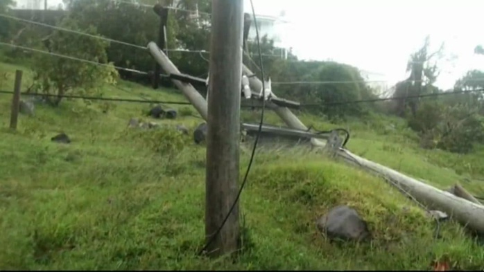 Rodrigues: le cyclone intense JOANINHA s'éloigne, quelques photos sur place ce matin Rodrigues: le cyclone intense JOANINHA s'éloigne, quelques photos sur place ce matin