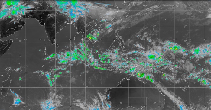 Photo satellite couvrant l'Indien et le Pacifique à midi/Mascareignes.