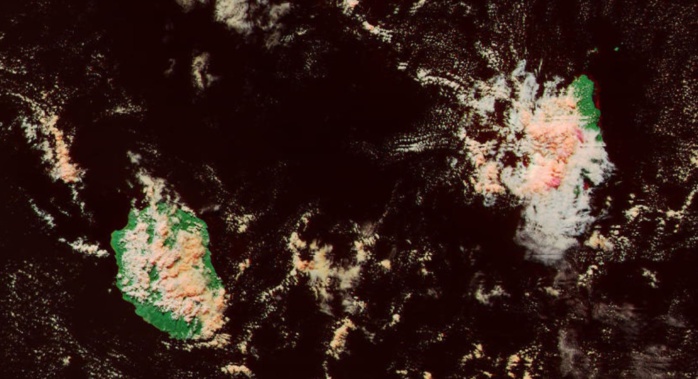 Concentration de nuages actifs sur l'ouest, le sud ouest et une partie du plateau central de Maurice en début d'après midi. Averses soutenues localement. A la Réunion rien de bien significatif.  Satellite: Npp 14h06 Mascareignes