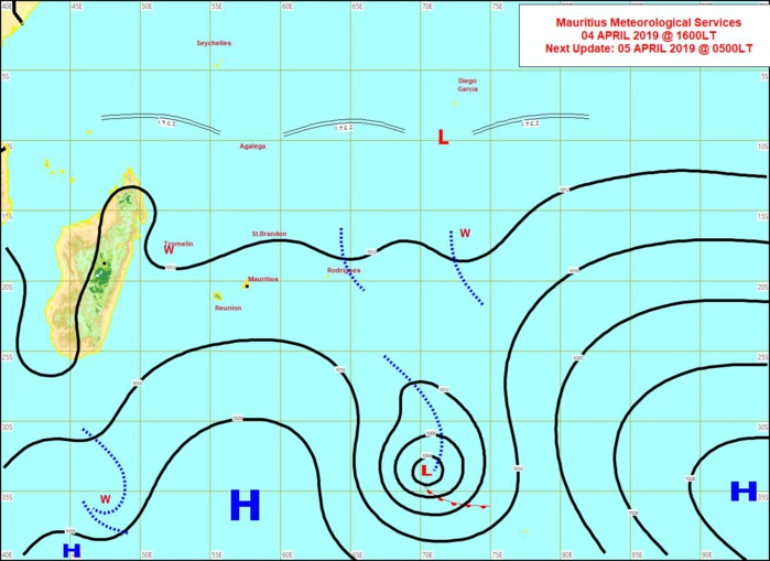 Une faible ligne d'instabilité s'approche de Rodrigues par l'est.