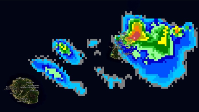 18h15: des nuages actifs voire très actifs se trouvent à proximité des côtes nord-est de Maurice.