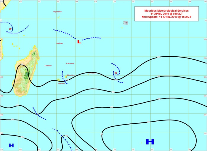 Carte établie par MMS/Vacoas à 4heures. Les vents ont faibli quelque peu sur les Mascareignes. Le flux est modéré. La haute mer reste agitée mais moins houleuse. Carte établie par MMS/Vacoas à 4heures. Les vents ont faibli quelque peu sur les Mascareignes. Le flux est modéré. La haute mer reste agitée mais moins houleuse.