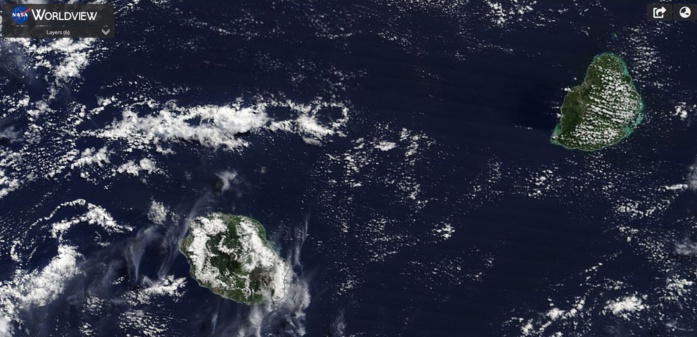 Les Iles Soeurs capturées ce matin à 10h40 par le satellite Terra. Les Iles Soeurs capturées ce matin à 10h40 par le satellite Terra.