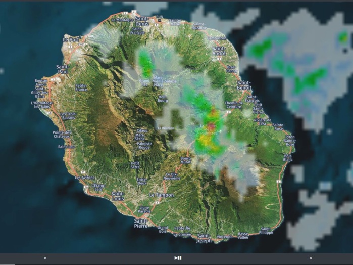 13h14: radar Météo France: fortes averses orageuses alors dans la région de la Plaine des Palmistes. Crédit image: https://www.meteoi.re/