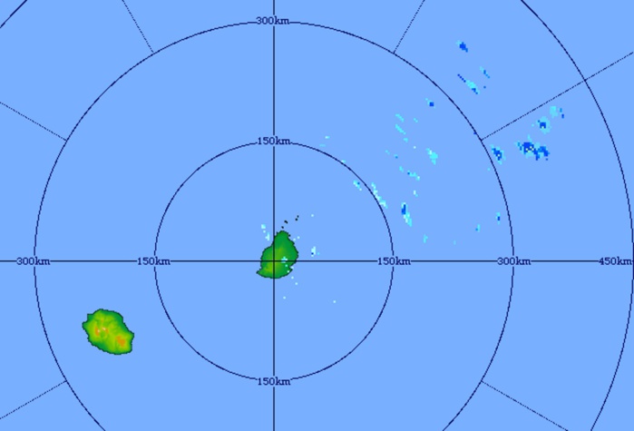 Image radar de Trou Aux Cerfs à 20h31. Des averses arrivent par l'est nord-est.