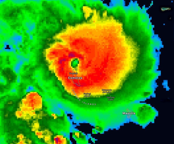 L'oeil du cyclone tropical KENNETH est à 20km au large des côtes nord de Grande Comore à 22h/Comores.