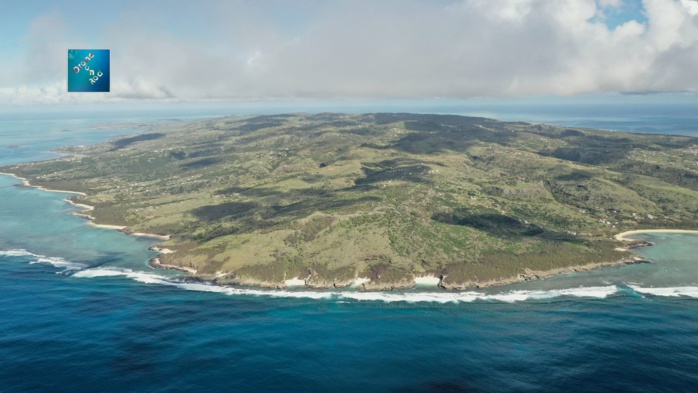 L'est de RODRIGUES souvent vierge de toute habitation. Des anses de rêve. Merci à Philippe Birien grand amoureux de ROD lui aussi pour le partage.