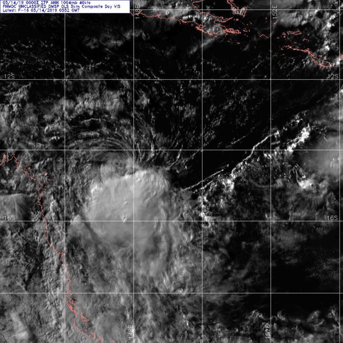 0552UTC: CENTER INCREASINGLY EXPOSED