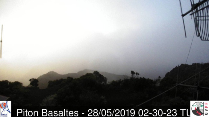 Ciel plutôt mitigé au volcan à 6h30 ce matin. Météo Réunion. Ciel plutôt mitigé au volcan à 6h30 ce matin. Météo Réunion.