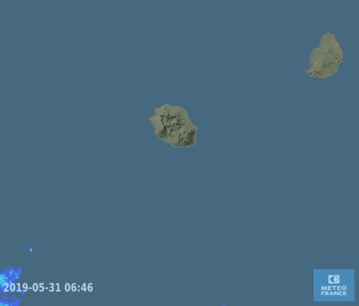06h46: aucune pluie détéctée à proximité de la REUNION par les radars de Météo France.