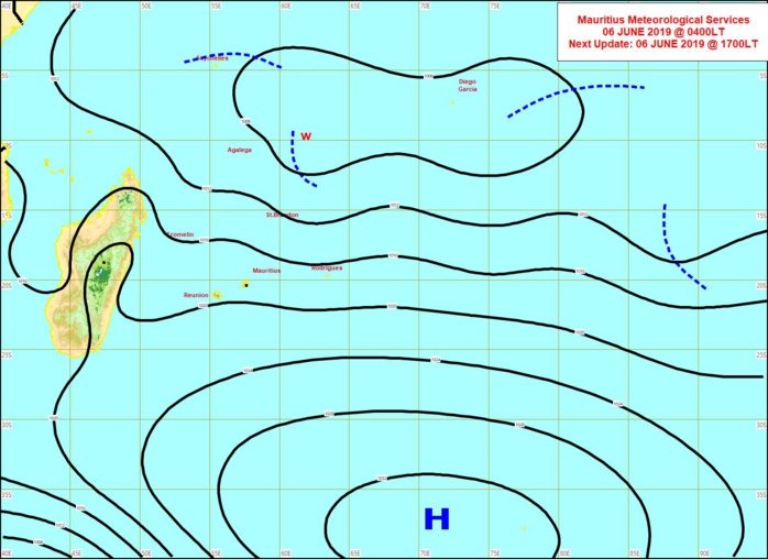 Analyse de la situation en surface à 4heures ce matin. L'anticyclone(H) s'éloigne lentement. Basses pressions relativement actives pour la saison entre Agaléga et les Chagos. MMS Analyse de la situation en surface à 4heures ce matin. L'anticyclone(H) s'éloigne lentement. Basses pressions relativement actives pour la saison entre Agaléga et les Chagos. MMS